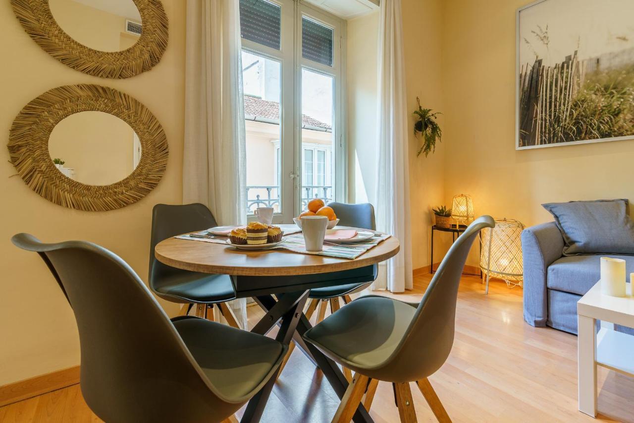Bright Two-Bedroom Apartment In The Historic Center Málaga Buitenkant foto