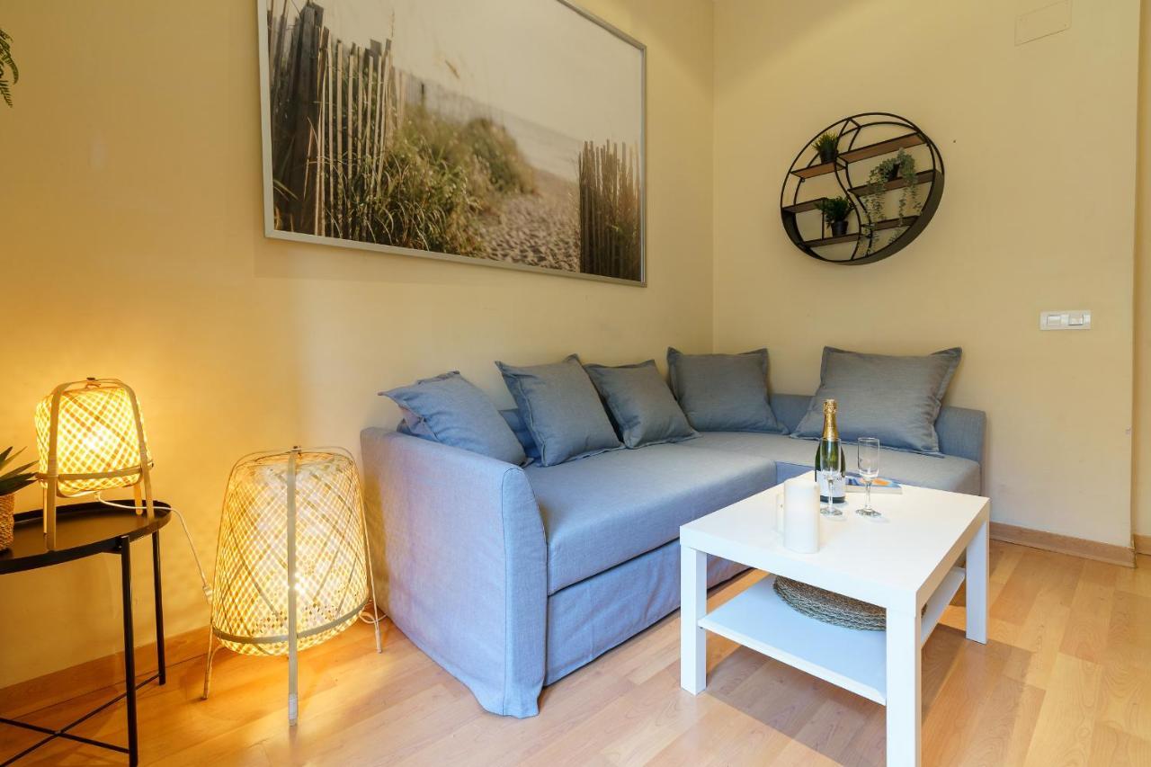 Bright Two-Bedroom Apartment In The Historic Center Málaga Buitenkant foto