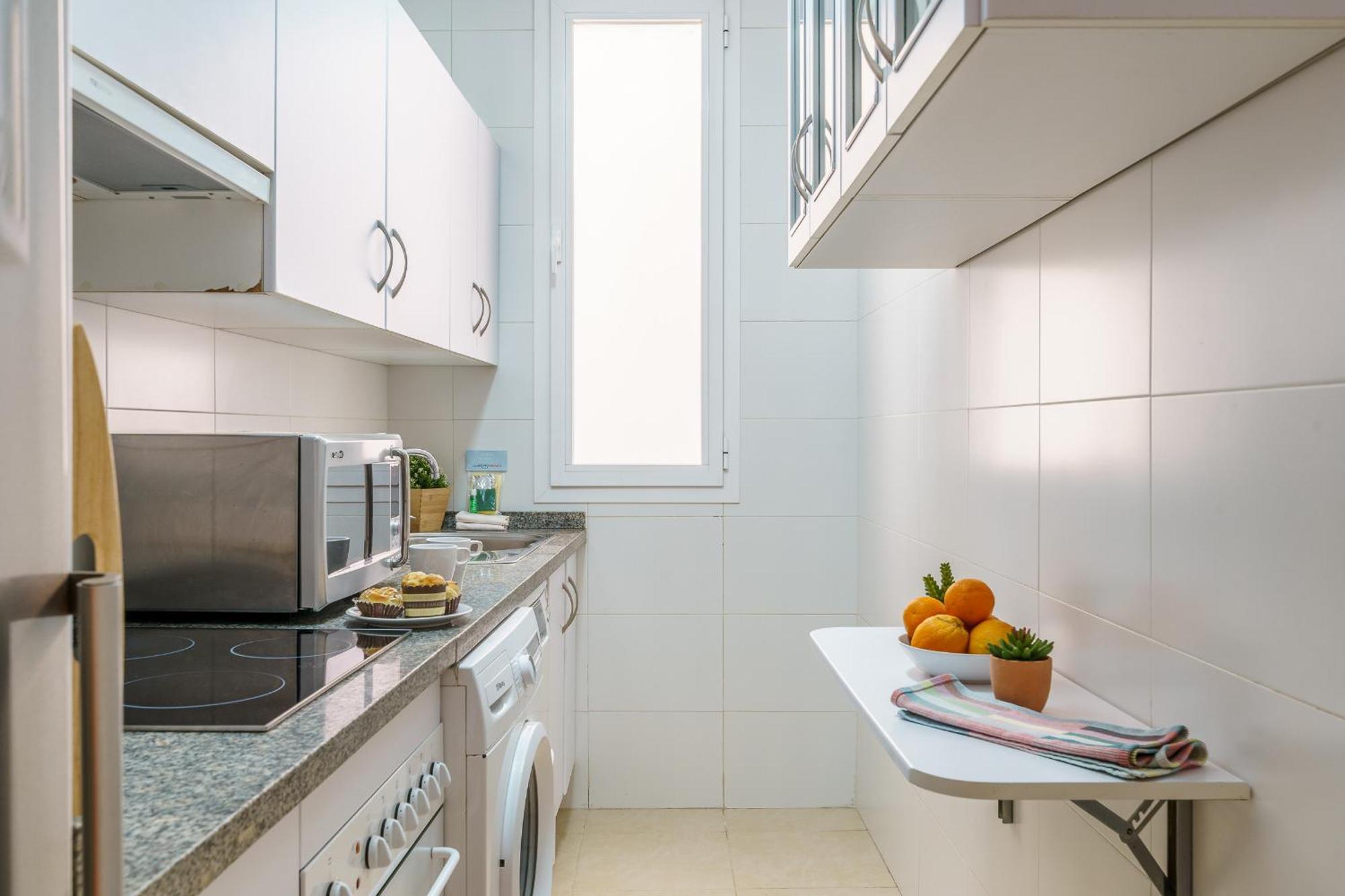 Bright Two-Bedroom Apartment In The Historic Center Málaga Buitenkant foto