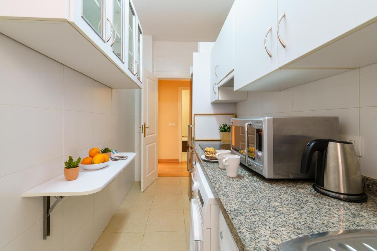 Bright Two-Bedroom Apartment In The Historic Center Málaga Buitenkant foto